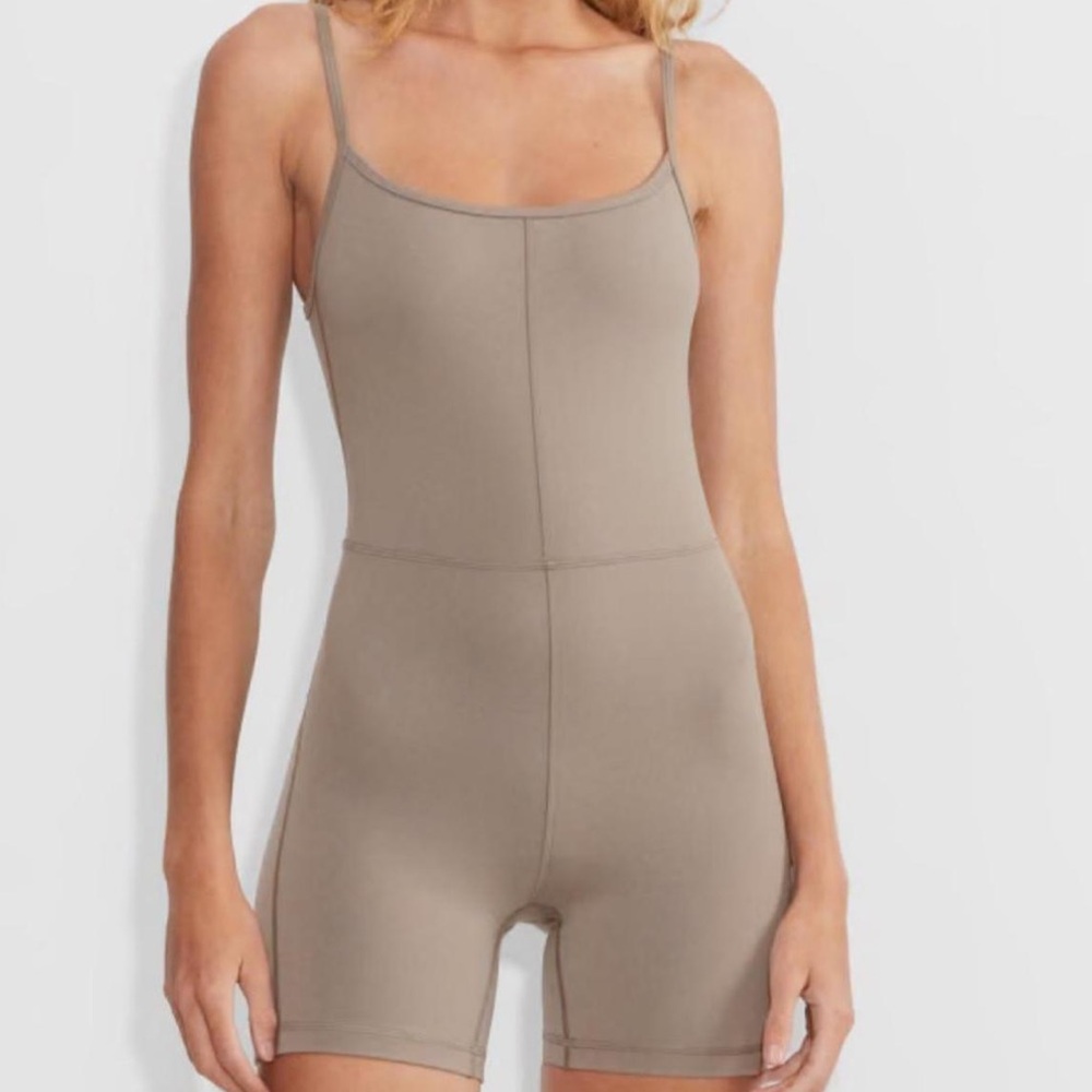 Wilfred free divinity jumpsuit ( see additional photos for exact colour ) 🤍